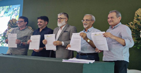 MARCO HISTÓRICO NA GESTÃO AMBIENTAL: ASSINATURA DE TERMO DE COOPERAÇÃO PARA RECUPERAÇÃO DE NASCENTES NA BACIA DO RIO FORMOSO